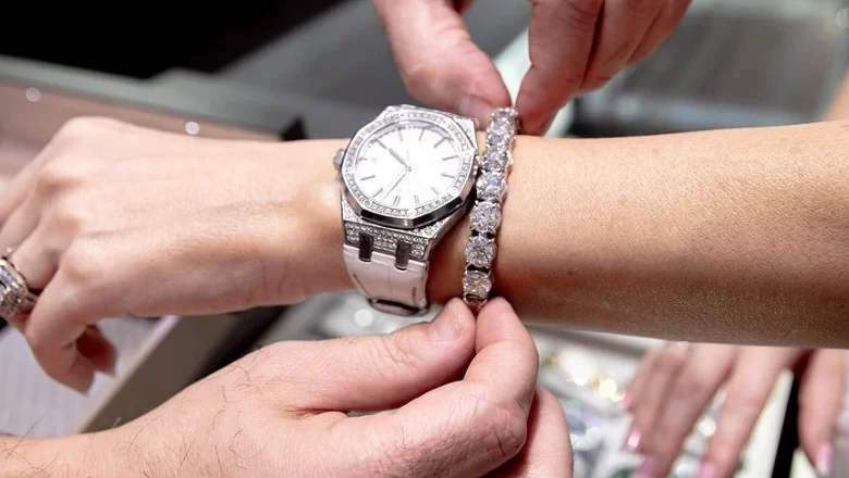 What Should You Know Before Meeting with Professional Jewelry Buyers?
